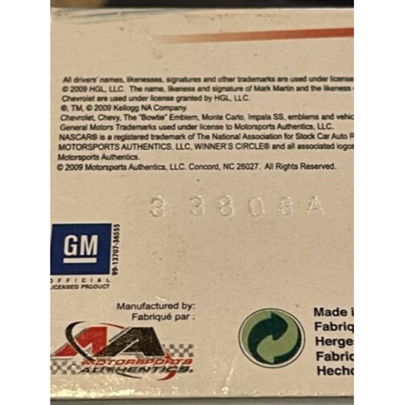 NASCAR Winner’s Circle 1:87 Hendricks Motorsports Mark Martin Diecast #06762 - Picture 5 of 8